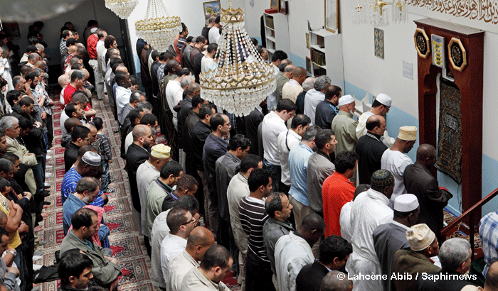 Parmi l’un des chantiers à réaliser promis par le Conseil français du culte musulman, sous la nouvelle présidence d’Anouar Kbibech, figurait une charte des imams. Le 17 novembre va être proposée une charte des imams concoctée par le CRCM Alsace, sous la houlette de Francis Messner, responsable du master d’islamologie à l’université de Strasbourg. Objectif : élaborer un statut des imams de France.