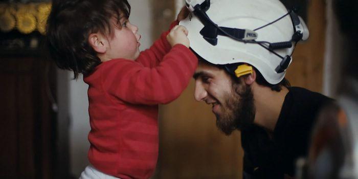 Image extraite du documentaire The White helmets d’Orlando von Einsiedel