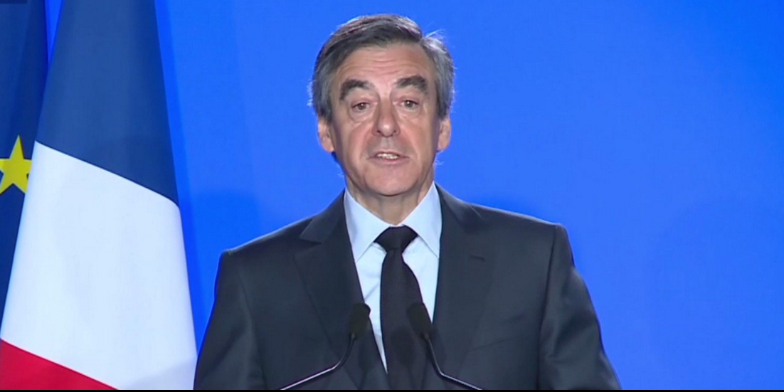 Mis en examen, François Fillon maintient sa candidature envers et contre tout