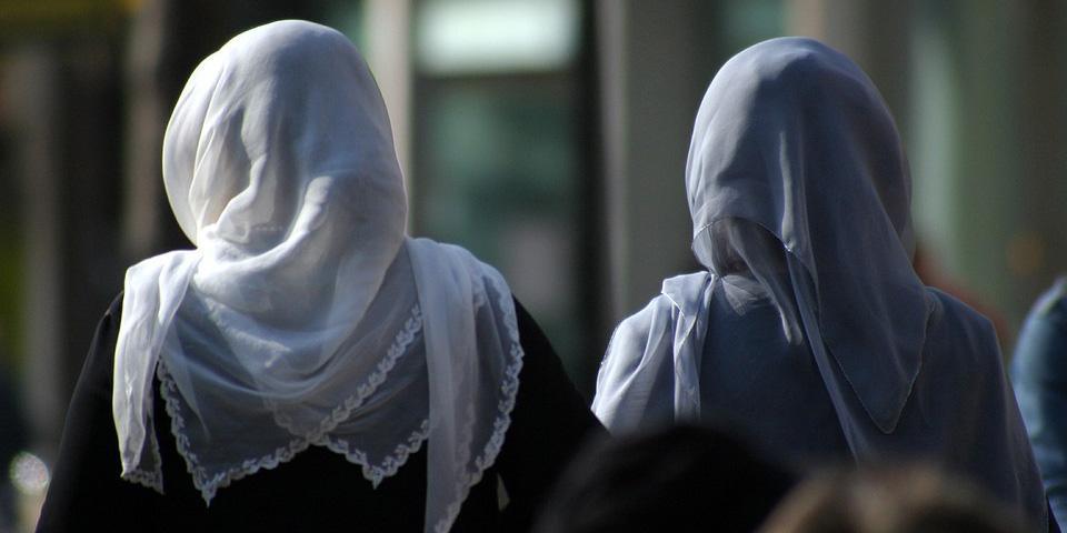 Voile en entreprise : l'Observatoire de la laïcité salue la décision de la CJUE