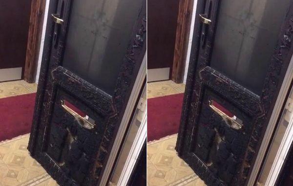 La mosquée Jamia Qasmia Zahidia à Oldham, près de Manchester, a été la cible d'un incendie criminel quelques heurs après l'attentat au Manchester Arena. A l'image, la porte d'entrée du centre islamique (Facebook).