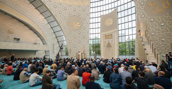 La mosquée de Cologne vue de l'intérieur. © Costa Belibasakis