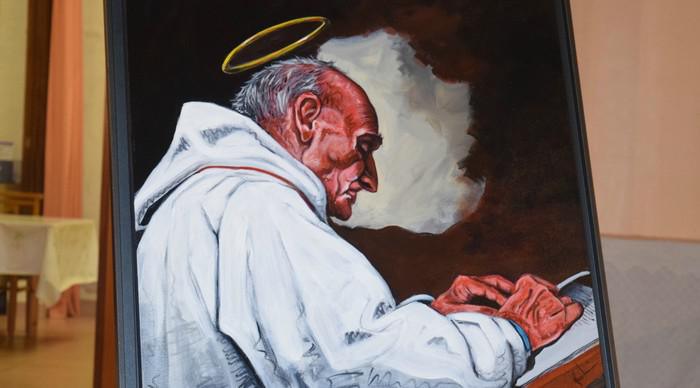Un tableau représentant le prêtre Jacques Hamel, tué en juillet 2016 dans son église à Saint-Etienne-du-Rouvray (© Blog Ser-Ta-Paroisse)