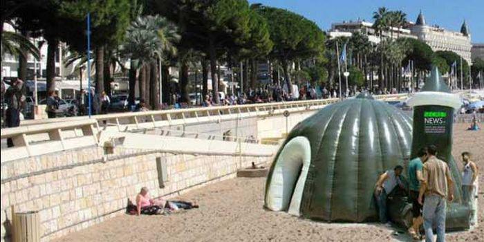 Non, les mosquées n’envahissent pas les plages françaises. Il s'agit ici d'un photo-montage.