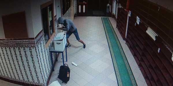 R.K, un cambrioleur multi-récidiviste à l'action dans la mosquée du quartier des Moulins à Lille (capture d'écran).