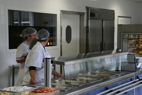Chalon-sur-Saône : la justice rétablit les menus de substitution au porc dans les cantines