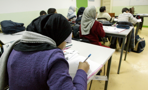 Belgique : l'enseignement officiel flamand veut l'interdiction du voile à l'école