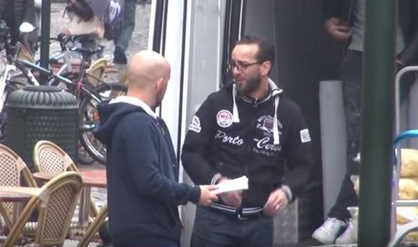 Une pétition pour interdire les musulmans en Belgique ? Une caméra cachée devient virale (vidéo)