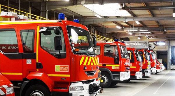 Oise : des accompagnatrices voilées interdites d'entrée à la caserne des pompiers, des excuses présentées