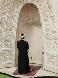ELCO, imams détachés, organisation de l'islam… Ce qu’il faut retenir du discours de Macron contre « le séparatisme islamiste »