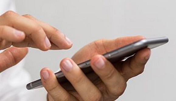 Confinement : l’attestation de sortie numérique désormais disponible sur smartphone