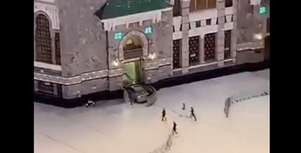 La Mecque : un Saoudien arrêté après avoir foncé en voiture sur le lieu saint de l'islam (vidéo)