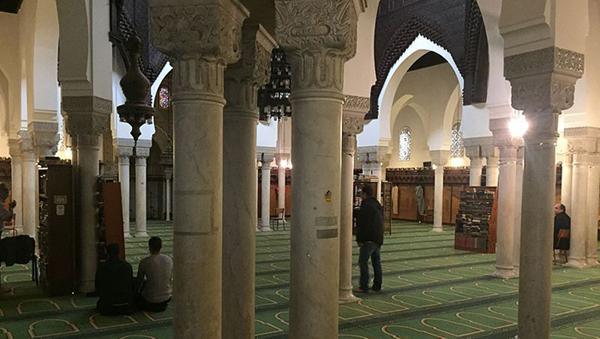 Après l'adoption du projet de loi contre le « séparatisme », le gouvernement prévoit d'effectuer des contrôles dans 89 mosquées. / © Mohamed Ghomrasni