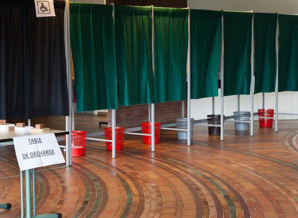 Municipales 2014 : l’abstention en force dans une France remuée par l'extrême droite