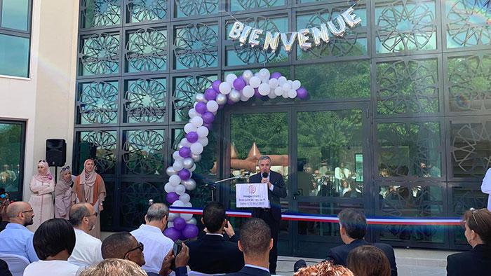 La mosquée de Lieusaint a été inaugurée, samedi 21 mai, en présence du maire Michel Bisson, ici à l'image. © AML
