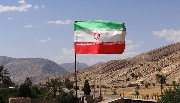 Après l’attaque contre Salman Rushdie, l’Iran rejette la faute sur l’écrivain