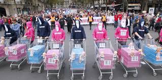Démonstration de force de la Manif pour tous contre la GPA
