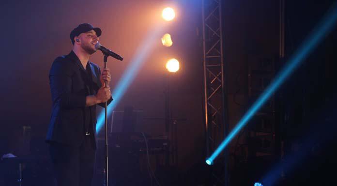 Maher Zain lors du concert Sounds of Light, dimanche 12 octobre à Saint-Denis.