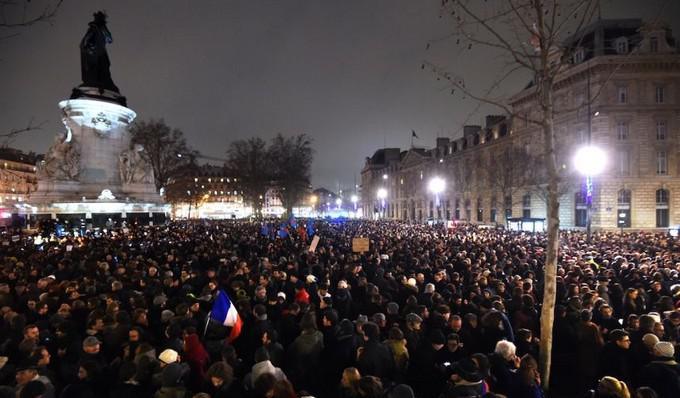 Attentat contre Charlie Hebdo : les appels fermes à l’unité nationale