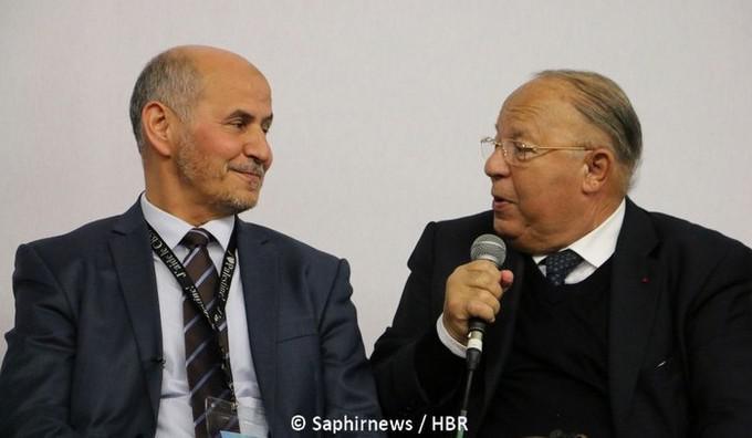 Amar Lasfar, président de l'UOIF, et Dalil Boubakeur, recteur de la Grande Mosquée de Paris, ensemble à la 32e Rencontre annuelle des musulmans de France (RAMF) le 4 avril.