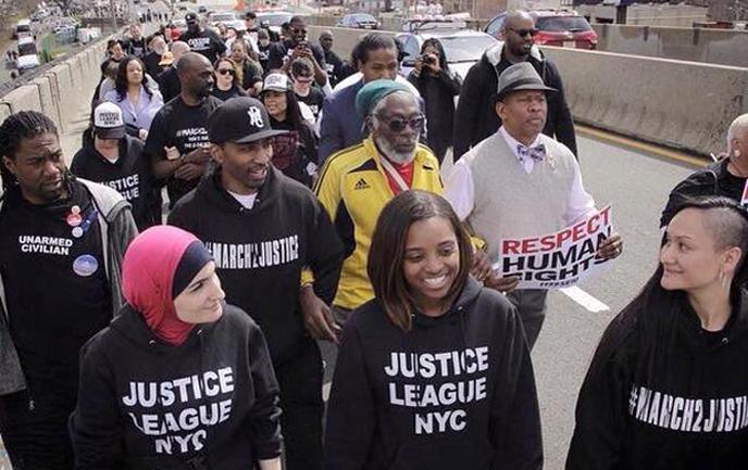 Démarrée le 13 avril, arrivée prévue pour le 21 avril devant la Maison Blanche, la Marche pour la justice #March2Justice est emmenée notamment par Linda Sarsour, Tamika Mallory et Carmen Perez.