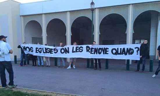 Des militants de Génération identitaire ont occupé le parvis de la mosquée de Woippy, en Moselle, le 24 avril 2015.