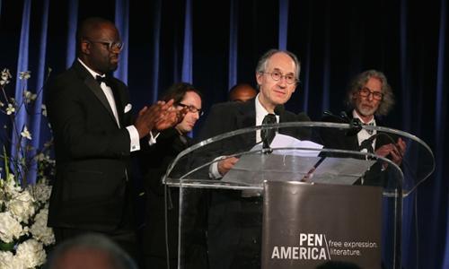 Charlie Hebdo récompensé aux Etats-Unis malgré un important boycott