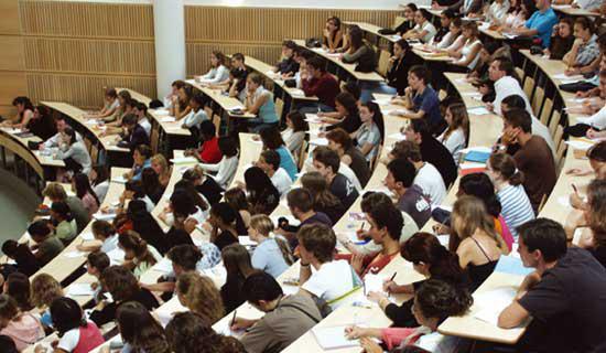 Une prof de droit de l'IUT Sceaux refuse le cours à des étudiantes voilées