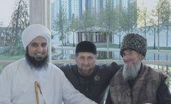 Ramzan Kadyrov aux côtés du prédicateur Habib Ali al-Jifri (à g.)