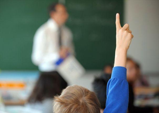 Pour une faute d'anglais, la police débarque chez un enfant de 10 ans