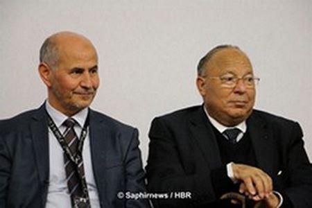 Amar Lasfar, président de l'UOIF, et Dalil Boubakeur, recteur de la Grande Mosquée de Paris, ensemble à la 32e Rencontre annuelle des musulmans de France (RAMF) en 2015.