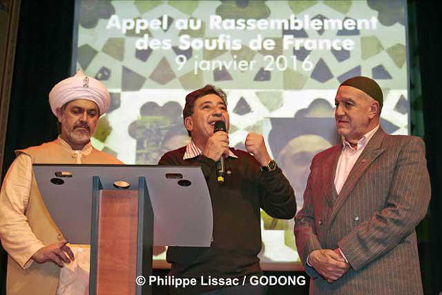 Le 9 janvier, Bahauddin Adil (maitre spirituel de la tariqa Naqshbandi) et Khaled Bentounes (président de l’Association internationale soufie Alawiyya) ont signé l’appel à la création d’un Rassemblement des soufis de France, en présence d’Abd el Hafid Benchouk (représentant de la voie soufie Naqshbandi en France) et d’Abdelwahid Guénon (fils du célèbre René Guénon et moqaddam en Egypte de la tariqa Hibriyyah).