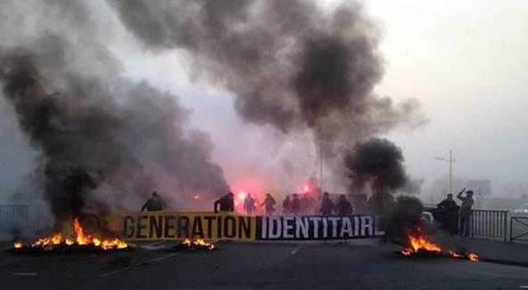 Des militants d'extrême droite ont été condamnés à de la prison après une manifestation non autorisée à Calais contre les migrants samedi 12 mars.