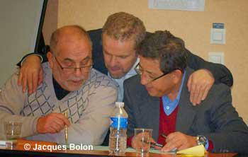 Azzedine Gaci, lors du 3e forum islamo-chrétien en 2013, en séance de travail avec Kamel Kabtane, recteur de la Grande Mosquée de Lyon, et Khaled Bentounes, guide spirituel de la confrérie Alawiya.