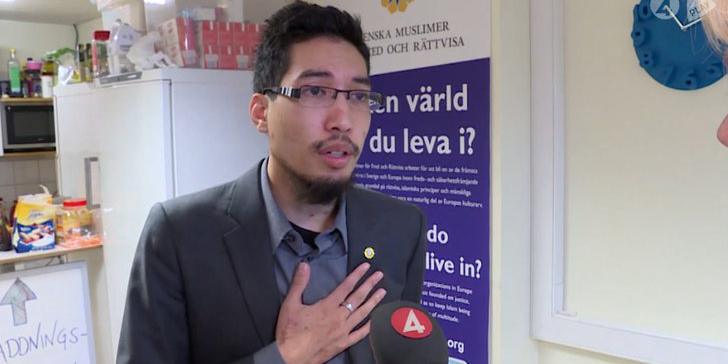 L'élu écologiste Yasri Khan a invoqué sa foi musulmane pour justifier son refus de serrer la main à une journaliste.