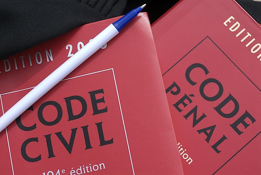 Un examen de droit suscite l'émoi