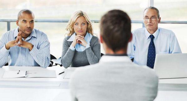 Discriminations : l'accès à la fonction publique plus difficile pour Arabes et banlieusards