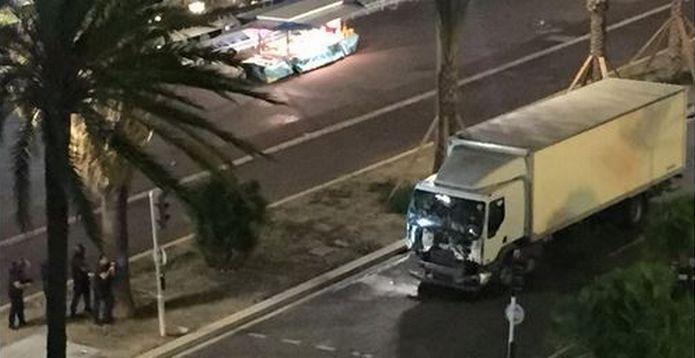 14-Juillet : l’attaque d’un camion fou plonge Nice dans l’horreur