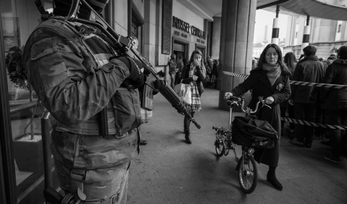 Forces de sécurité à Molenbeek, Bruxelles.