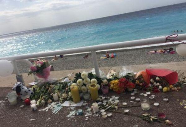 Après Nice - Affronter la haine en pleurant les morts (vidéo)