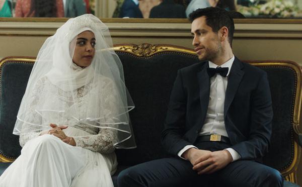 L'air de la mer rend libre : un regard neuf sur le mariage arrangé qui sort avec adresse des clichés