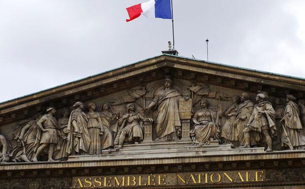 Une minute de silence en hommage à Aboubakar Cissé observée à l'Assemblée nationale, non sans remous