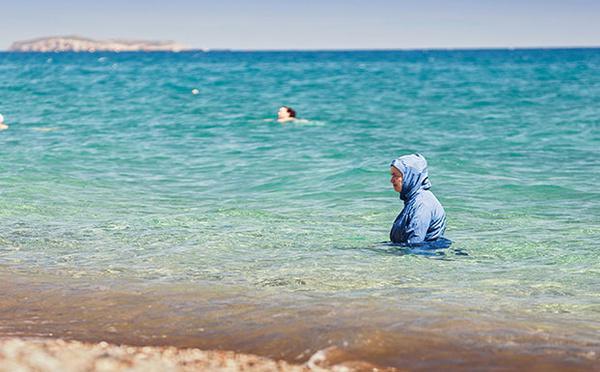 Deux arrêtés interdisant le burkini sur des plages françaises suspendus par la justice administrative