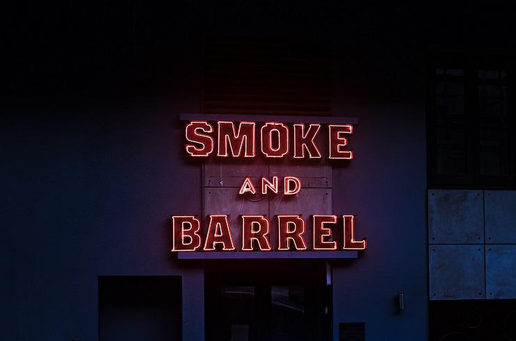 Smoke & Barrel va réchauffer votre hiver à coup de viande fumée et d’accompagnements très cochons