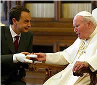 El papa, firme ante ZP