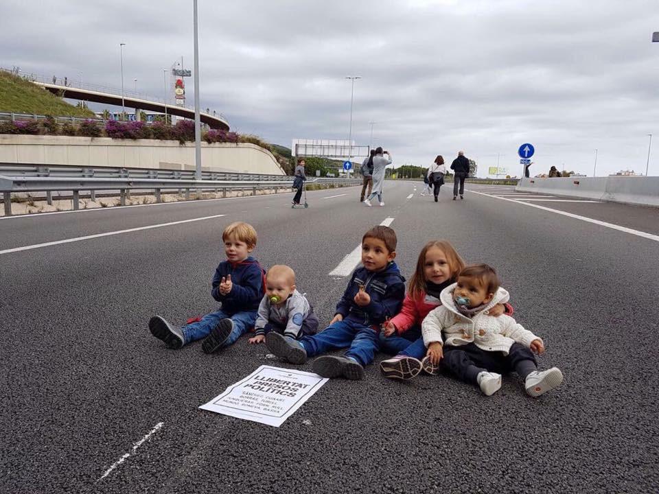 Una imagen que recorrerá el mundo exhibiendo el alma abyecta de una parte del independentismo catalán