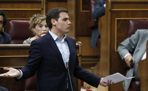 Rivera está cabreado con Rajoy y juega fuerte