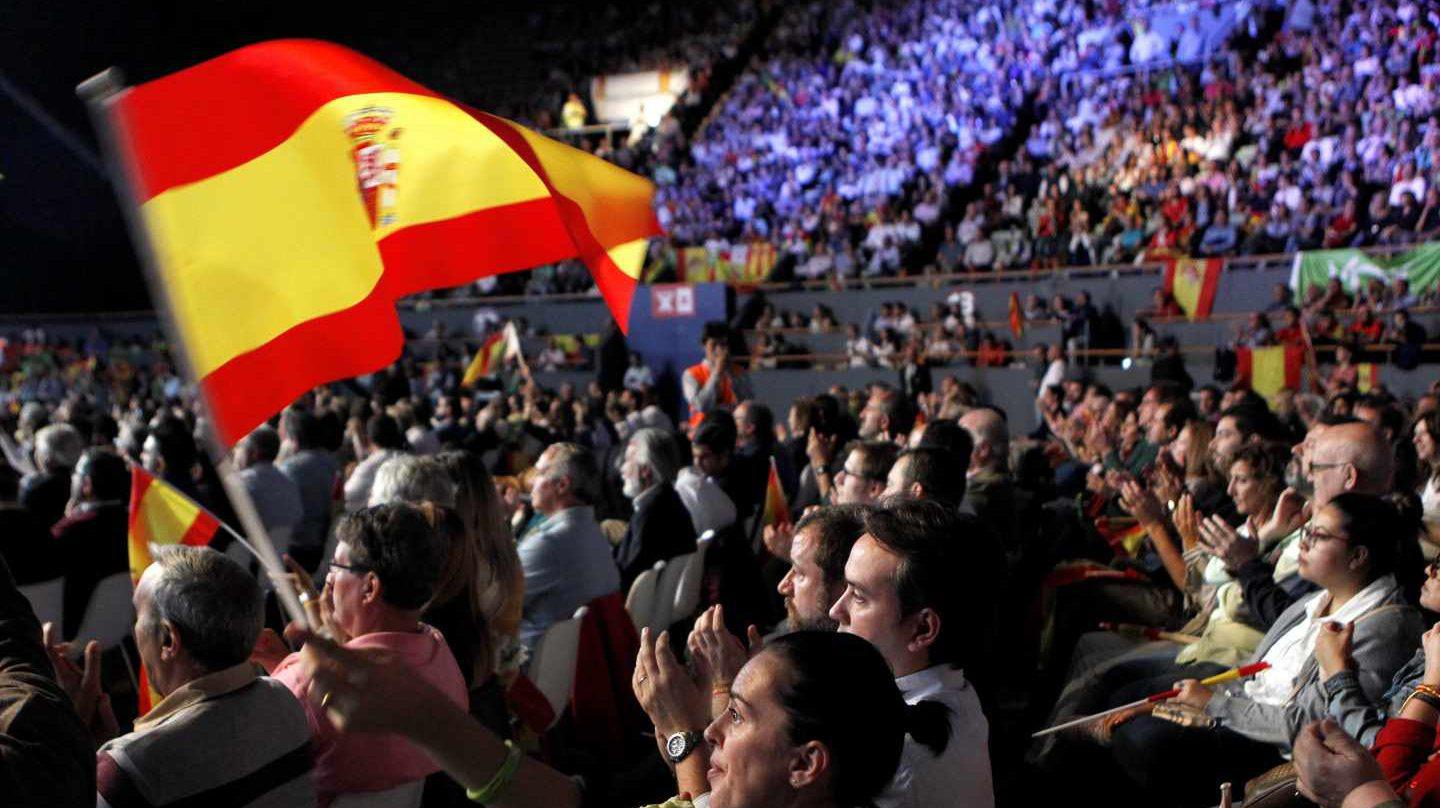 VOX congrega a miles de personas y llena a rebosar los espacios donde celebra sus actos, algo que causa terror a sus adversarios 