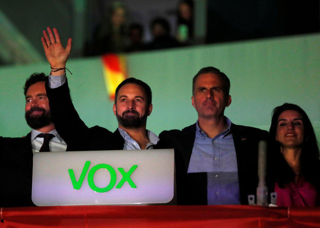 Abascal y los pretorianos de VOX