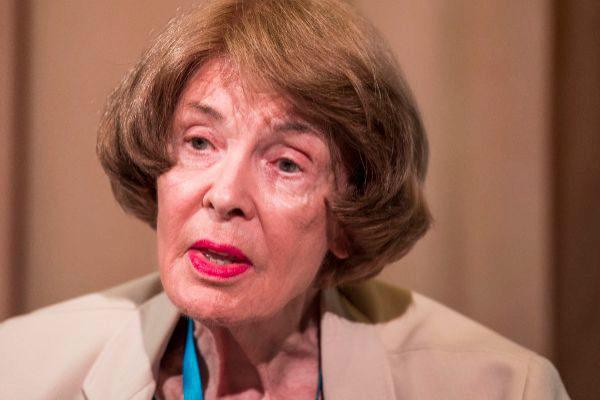 "Los españoles son ratas de laboratorio: a ver cuánto castigo toleran sin rebelarse" (Susan George)